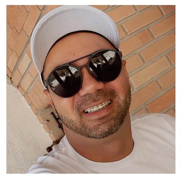 Elvis Roberto de Oliveira